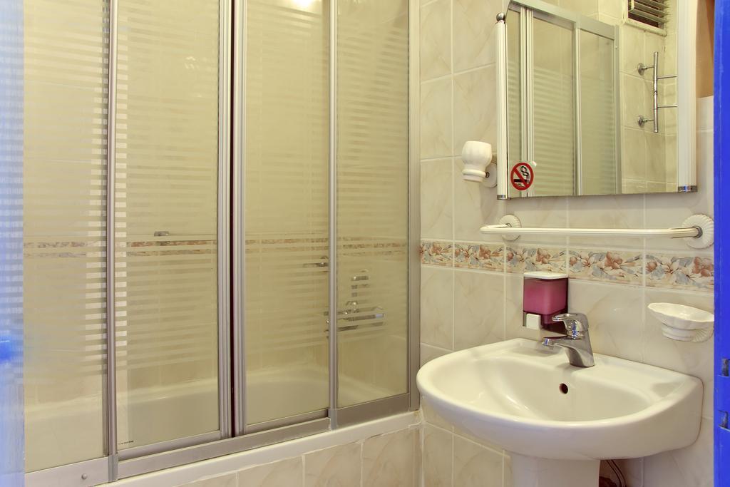 Kerim Otel Fethiye Bilik gambar
